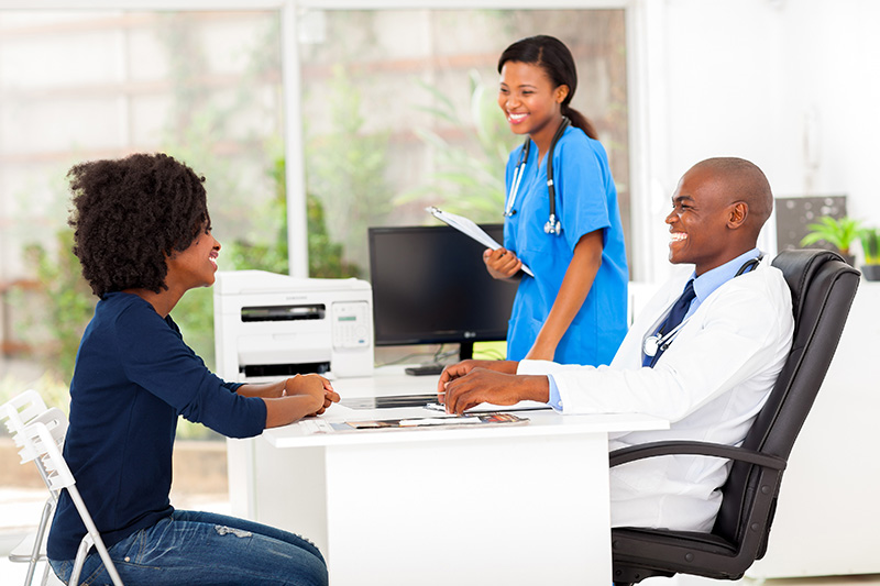 african-female-patient-visiting-doctor